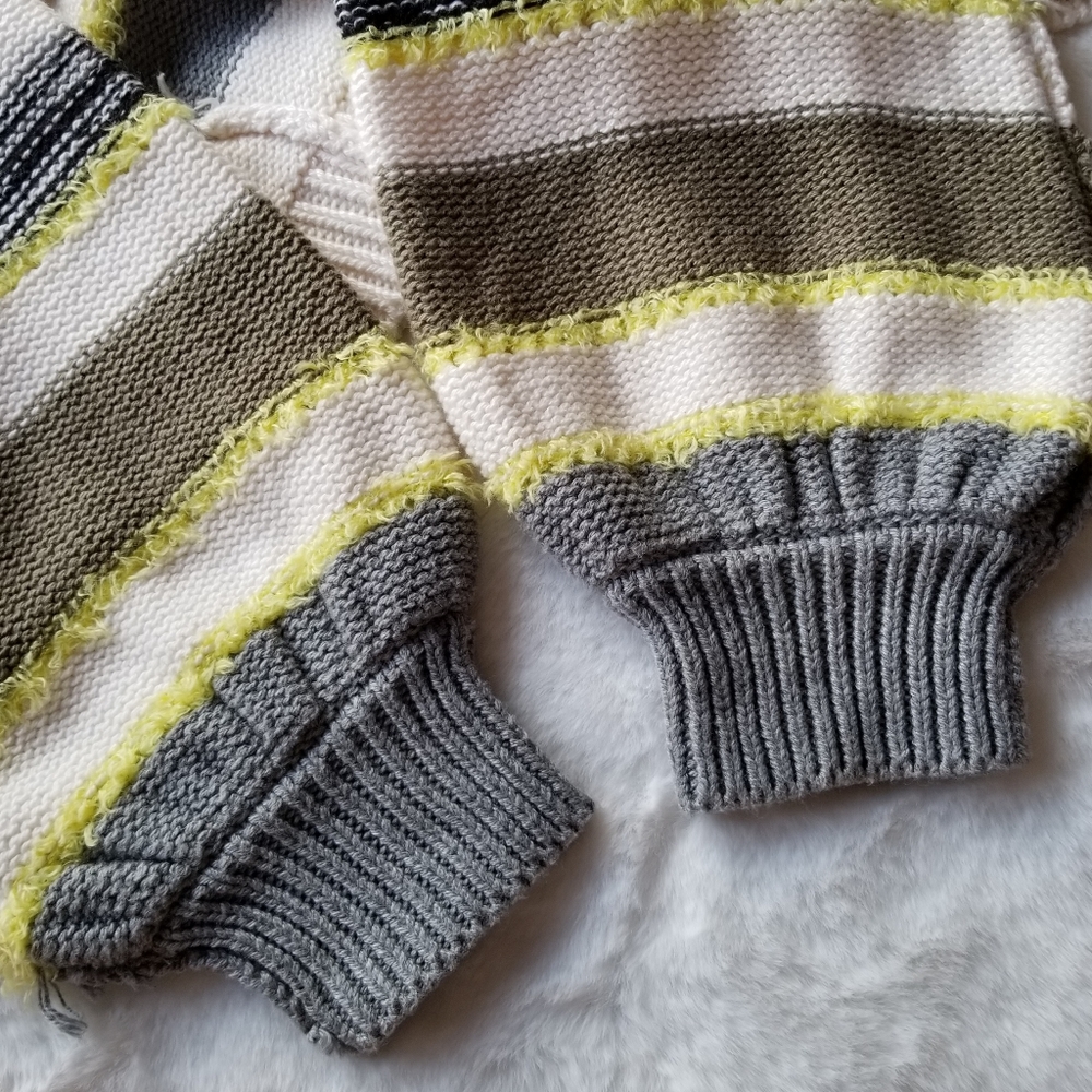 Striped Women's Sweater - Picture 10 of 14